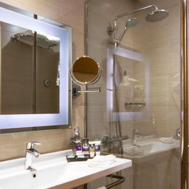جناح جونيور بإطلالة على البحيرة، Mercure Ismailia Forsan Island Hotel 9/10