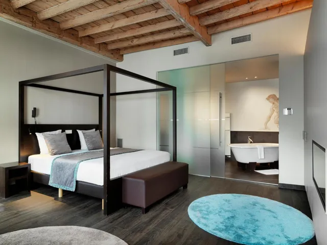 غرفة حصرية بسرير كينج بإطلالة على النهر، Hotel Harmony 3/10