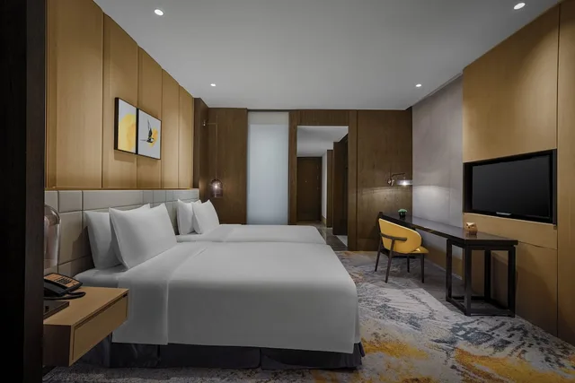 غرفة بريميوم بسريرين مزدوجين، voco Zhengzhou Garden Expo by IHG 1/2