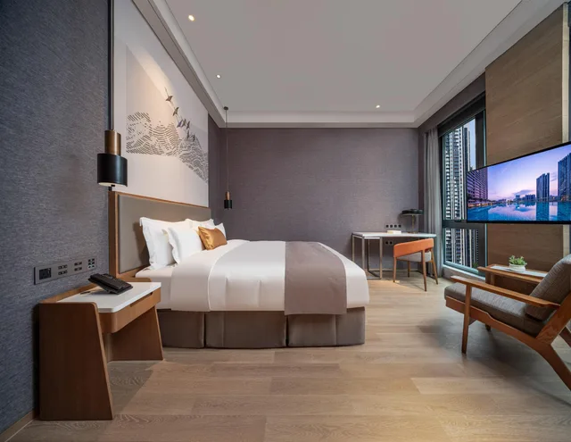 غرفة بسرير كينج وسرير كوين بإطلالة على المدينة، Genpla Hotel Shenzhen Nanshan 1/1
