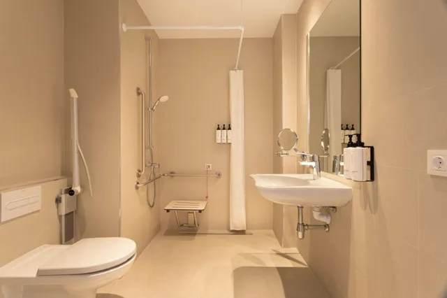 جناح استوديو بسرير كوين لذوي الإعاقة، Staybridge Suites & Apartments Malaga by IHG 5/6