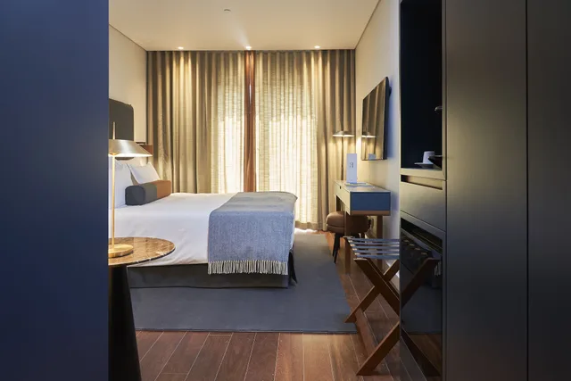 غرفة كلاسيكية بسريرين منفصلين، PortoBay Flores 1/3