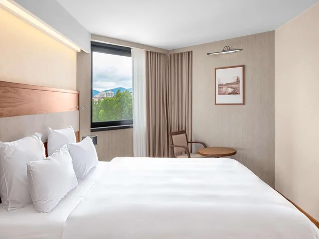 غرفة ديلوكس مفردة بسرير كينج، Movenpick Hotel Sarajevo 1/5