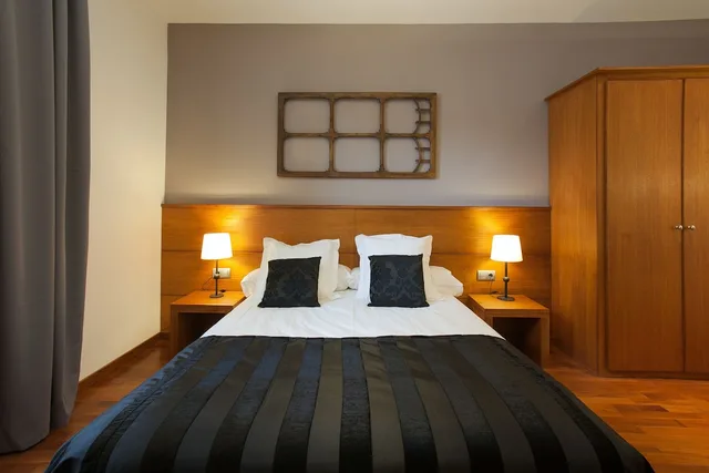 شقة ديلوكس بسرير مزدوج وسرير فردي بـ5 غرف نوم، Serennia Apartments Ramblas-Pl.Catalunya 5/10