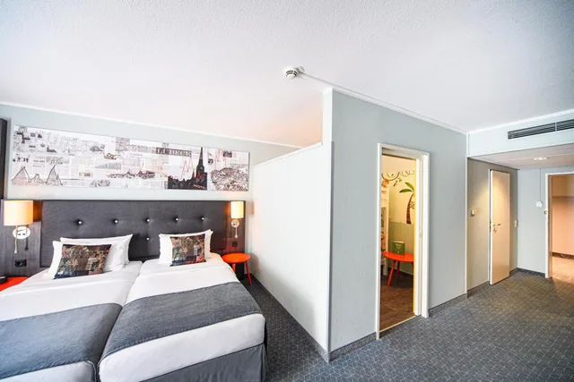 Family, Holiday Inn Luebeck 1/5