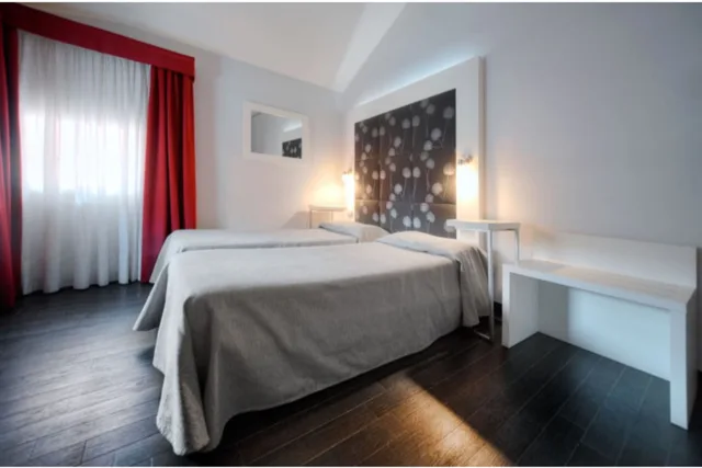 غرفة مفردة بسرير مزدوج، Aaron Hotel 3/5