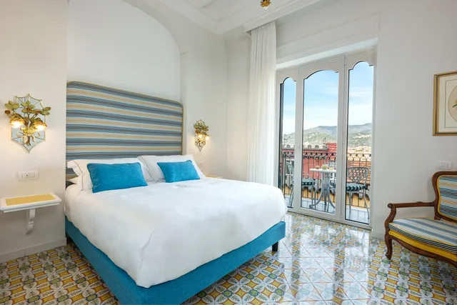 غرفة سوبيريور بسرير مزدوج، Grand Hotel Capodimonte 1/6