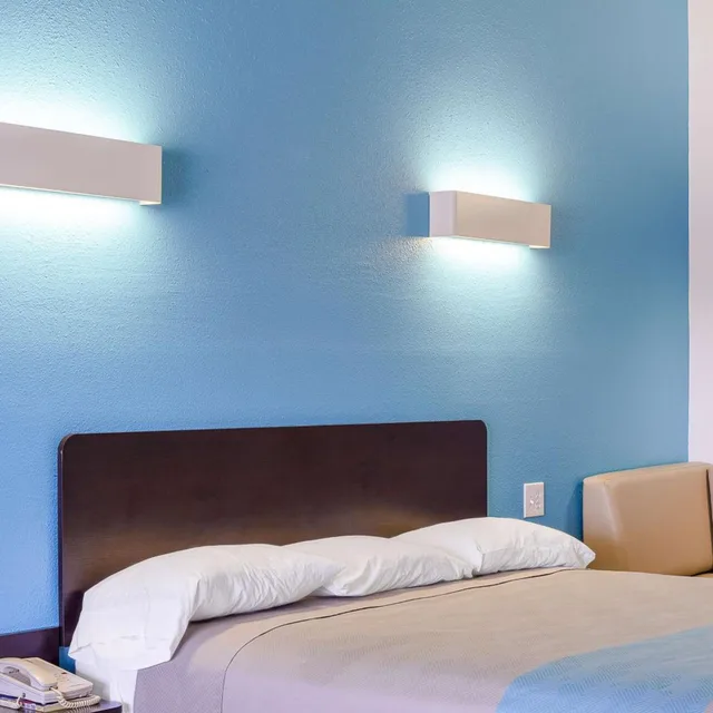 Room, King Bed, Accessible, Motel6 Canton, TX 4/10