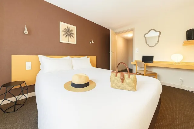 غرفة كومفورت بسرير مزدوج، Citotel Le Logis de Brou 1/10