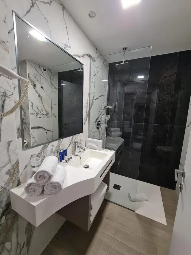 غرفة سوبيريور بسرير كوين، JR Hotels Gate 7 Bologna 4/4