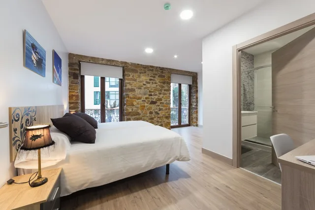 غرفة ثلاثية بثلاثة أسرّة بشرفة، Petit Hotel Goierri 3/4