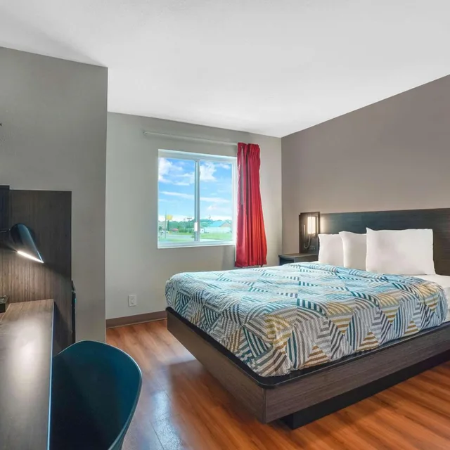 1 Queen Bed - Mobility Accessible Tub, Micfridge, Non-Smoking، Motel6 Montgomery, AL - Airport 6/10