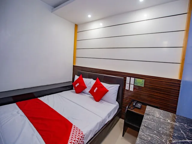 غرفة ديلوكس بسرير مزدوج، OYO 717 Ranchotel Bayanan 1/4