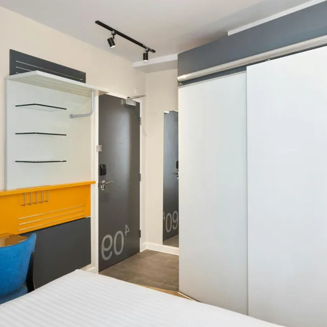 Efficiency, Double Bed، Four Points Flex by Sheraton Cardiff 6/9