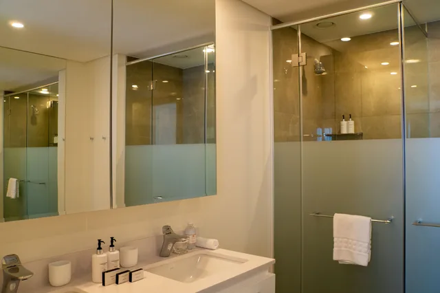 2 Bedrooms, Grand, Apartment, King Bed, The Leonardo 7/10