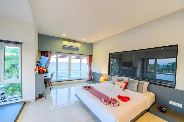 Valentine، Hotel Sinclairs Bayview Port Blair 1/2