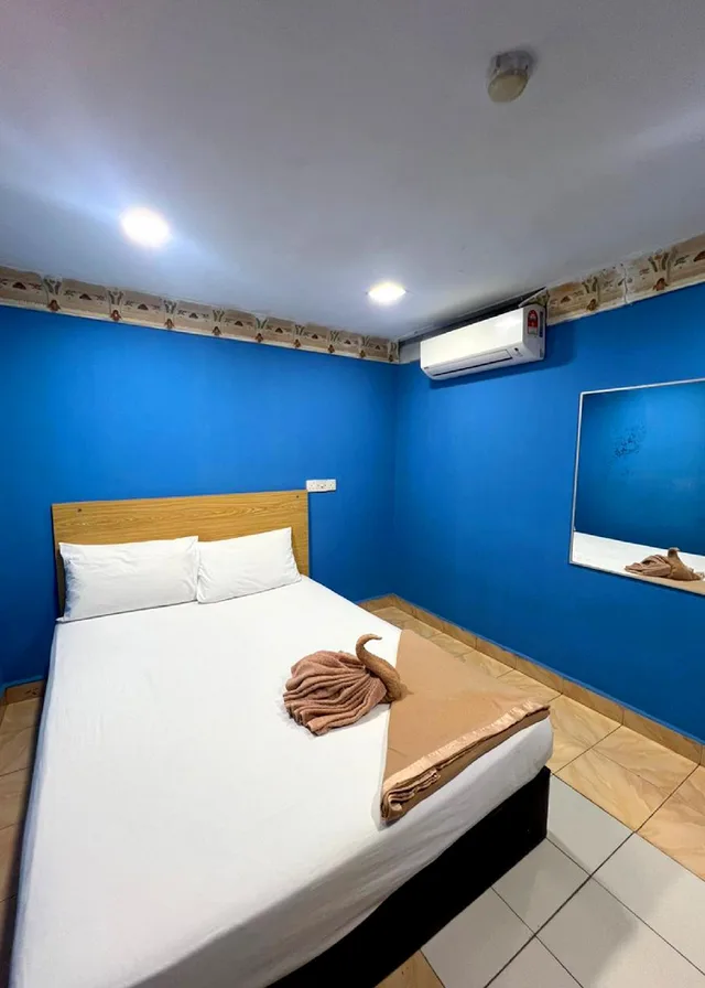 غرفة ثلاثية، NEW WAVE HOTEL SERI KEMBANGAN 1/2