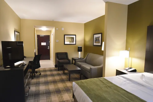جناح بسرير كينج، Best Western Plus New Orleans Airport Hotel 2/3