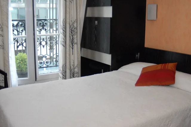 Standard, Double Bed, Hotel Alison 4/7
