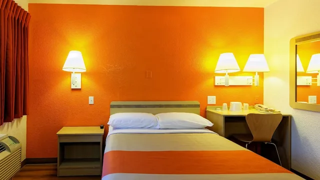 غرفة ديلوكس بسرير مزدوج لذوي الإعاقة، Motel6 Chico, CA 3/5