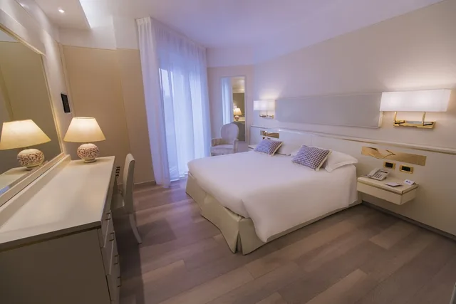 غرفة كلاسيكية بسرير كوين، Hotel Bristol 5/9