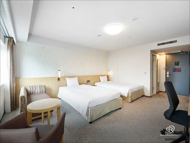 غرفة بسريرين منفصلين للمدخنين، Daiwa Roynet Hotel Yokohama Kannai 1/1