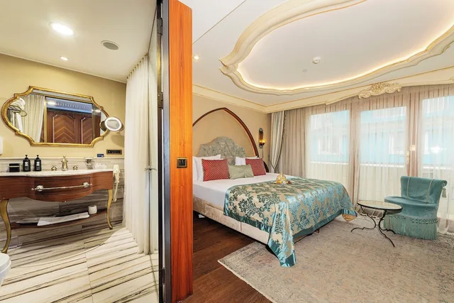 غرفة فاخرة بسرير كينج بشرفة، Romance Istanbul Hotel 1/10