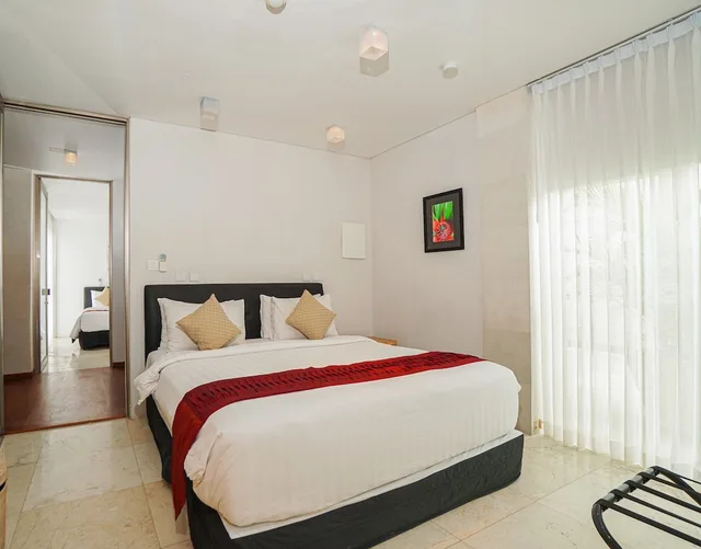 3 Bedrooms, Penthouse, 1 Single and 2 Queen Beds, Ocean View، FuramaXclusive Ocean Beach Seminyak 2/6