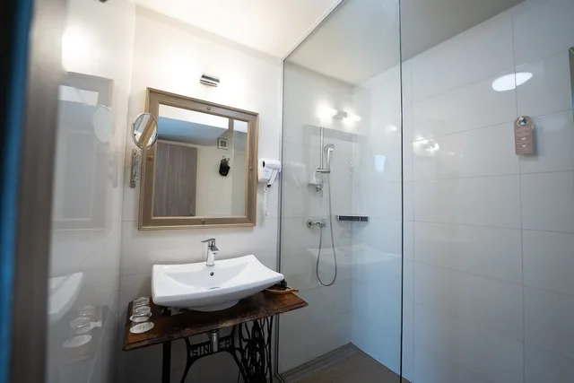 غرفة بسرير كوين بإطلالة على المعالم، Hotel Piran 4/7