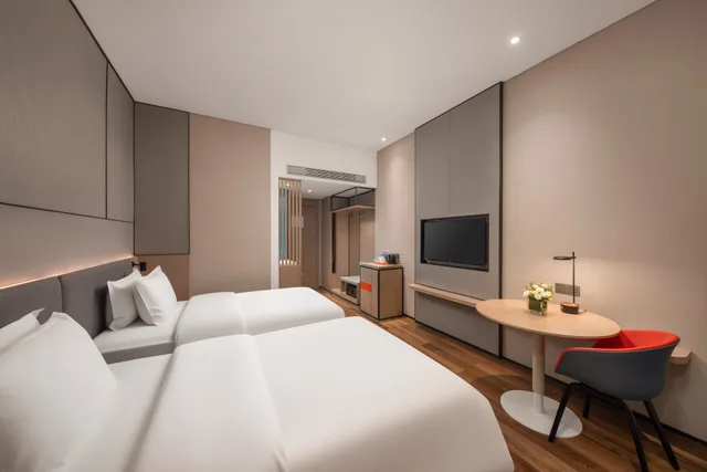 غرفة قياسية بسريرين منفصلين، Holiday Inn Express Shenzhen Longhua 1/5