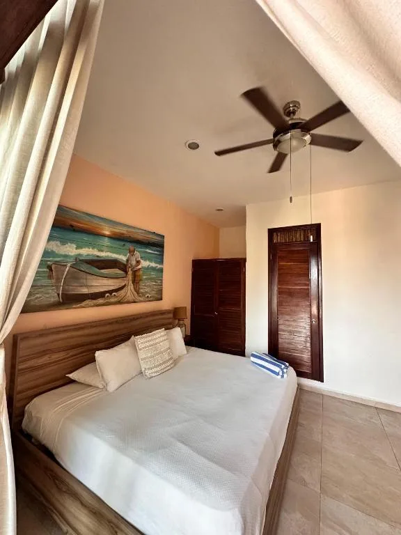 Room, Queen Bed, Ocean Front، Playa Canek Boutique Eco Hotel 2/9