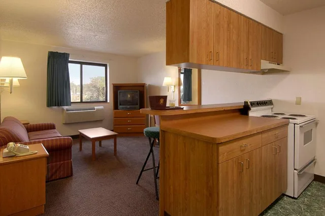 جناح بسرير كينج بمطبخ صغير، Super 8 By Wyndham Pulaski 1/1