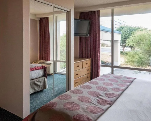 جناح تنفيذي، Economy Inn & Suites Shreveport 2/3