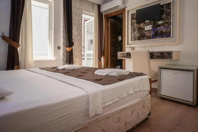 Room, Double Bed, Behram Hotel 1/1