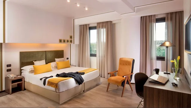 Superior, Double Bed, Balcony, Club Floor، Hotel Domidea 1/3