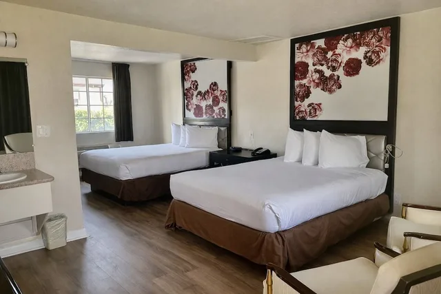 غرفة بسريرين كوين، Rose Garden Inn - San Jose Airport 8/10