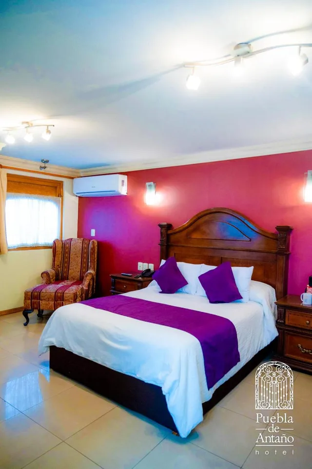 جناح جونيور، Puebla De Antano Hotel 3/10
