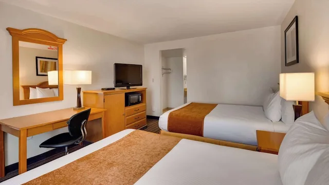 غرفة قياسية بسريرين كوين، SureStay by Best Western Miles City 3/4