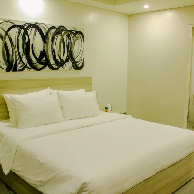جناح بسرير كينج، Mabolo Royal Hotel 2/5