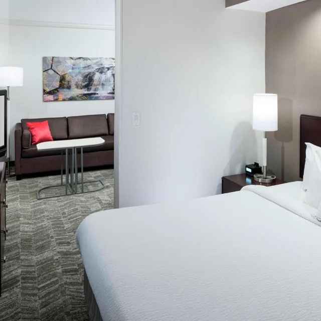 جناح بسرير كينج بغرفة نوم واحدة مع سرير سحّاب إضافي مع أريكة، Springhill Suites By Marriott Columbus 1/4