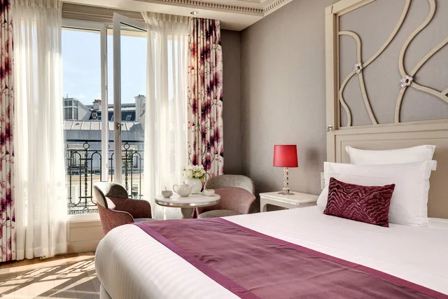 غرفة بريميوم بسرير مزدوج أو سريرين منفصلين، Hotel Rochester Champs-Elysees 1/4