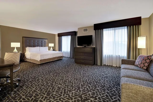 استوديو بسرير كينج مع أريكة لذوي الإعاقة، Homewood Suites by Hilton Edgewater-NYC Area 2/6