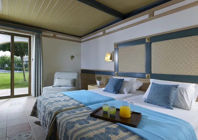 بنغل بفراش فوتون وسرير مزدوج وسرير فردي بإطلالة على الحديقة، Aldemar Olympian Village 1/6