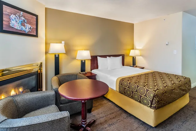 Efficiency, Queen Bed، Econo Lodge Inn & Suites High Level, AB 6/10