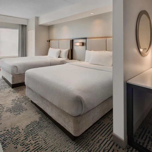 استوديو بسريرين كوين مع أريكة بحوض استحمام لذوي الإعاقة، Springhill Suites Pittsburgh Mills 1/6