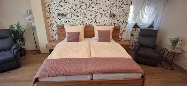 غرفة ديلوكس بسرير مزدوج، Hotel Restaurant Alt Wehlheiden 5/8