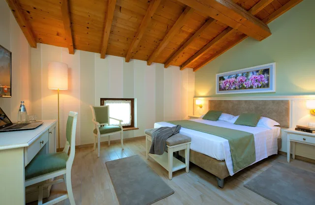 غرفة كلاسيكية بسرير مزدوج، Borgo Romantico Relais 2/5