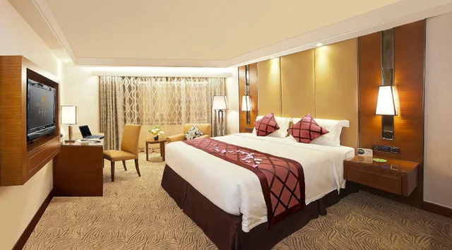 Executive, Double Bed, Emperor Macau 1/3