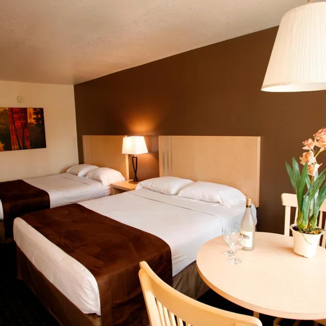 غرفة بسريرين كوين، Virgin River Hotel and Casino 1/4