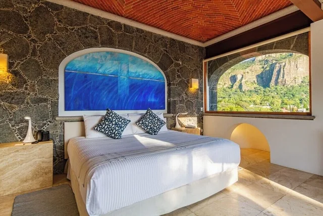 Presidential, Master, Azul, Suite, King Bed, Mountain View, Terrace، Posada Del Tepozteco Hotel 2/2